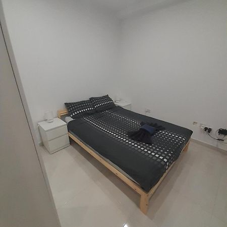 Modern 3Br Stylish Apartment With Large Balcony - Close To St Julians And St Georges Bay Is-Swieqi Экстерьер фото